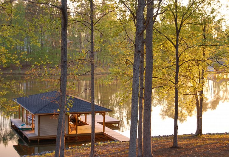  Pauley Lakehouse- Waterfront, private dock, fire-pit, kayaks/canoe